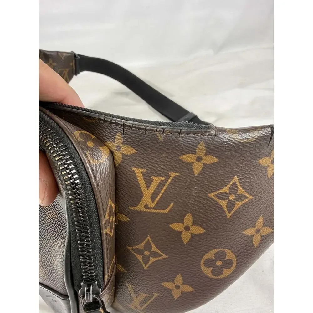 Louis Vuitton  good light